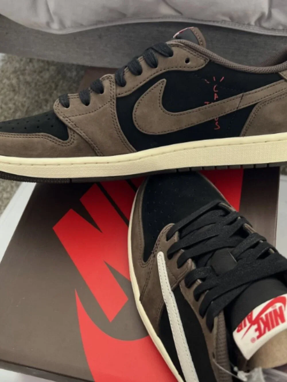 Travis Scott Jordan 1 Retro Low OG Mocha
